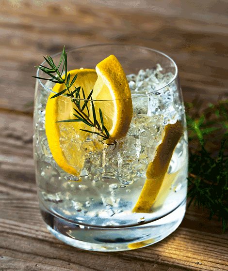 Pour les rhums blancs, l’assemblage peut être travaillé pour la dégustation en cocktails